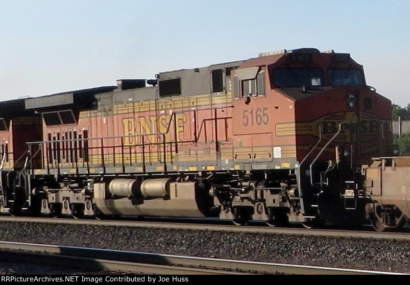 BNSF 5165